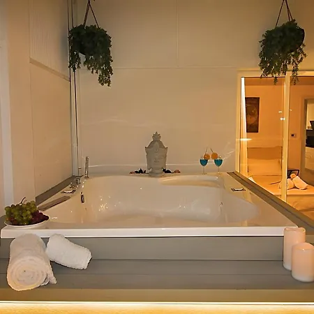 Apartment Incredible Penthouse With Jacuzzi In The Center, Unique In The Area